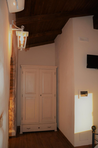 Others 3, B&B Le Fate, Latina