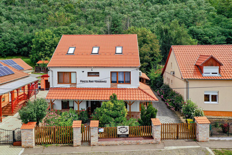 Fekete Rigo Vendeghaz, Eger