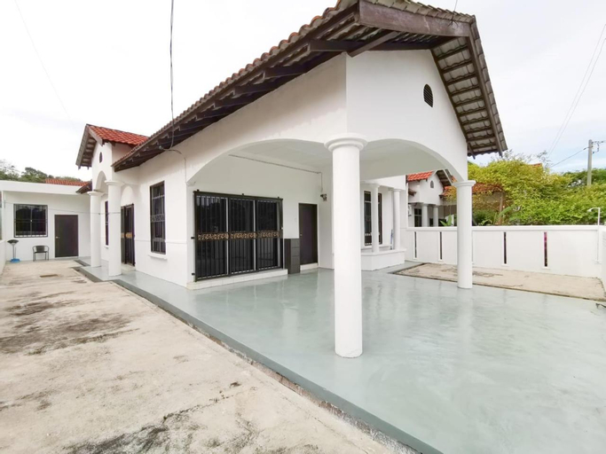 Exterior 3