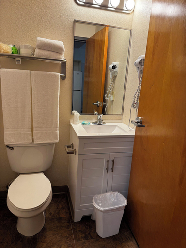 Bathroom 3, BEST STUDIO INN, Miami-Dade