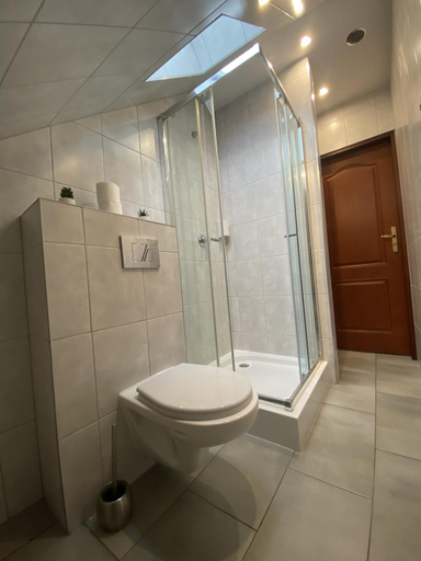 Bathroom 3, Restauracja Zacisze Lesne Noclegi, Zabrze