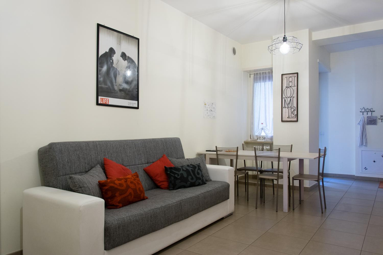 Others 3, Melibi - Re Lear Apartments, Verona