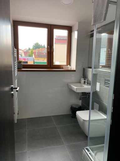 Others 5, Penzion U Broučka, Písek