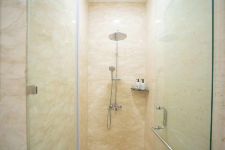 Bathroom 22