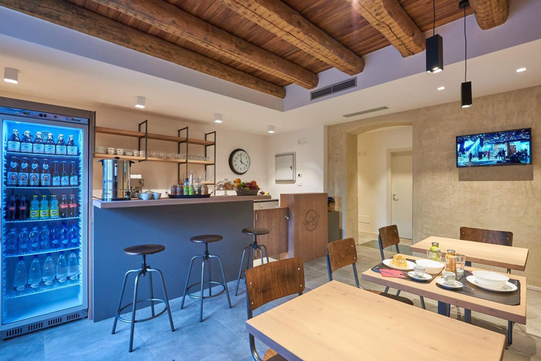Food & Drinks 4, ALBOLA SUITE Holiday Apartments, Trento