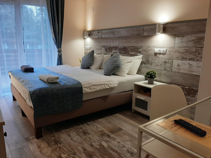 Bedroom 2, Hotel Korona Pension, Budapesti