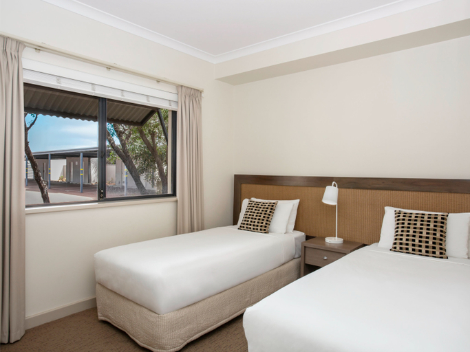 Bedroom 4, Mantra Geraldton, Geraldton