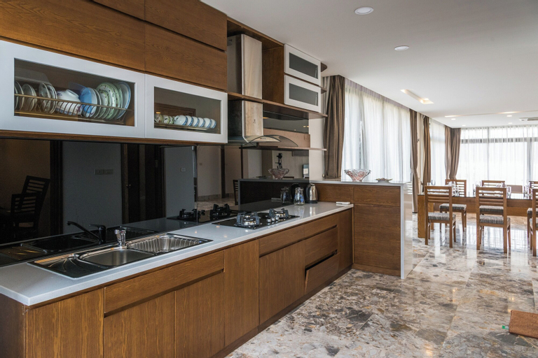 Dining Room 8