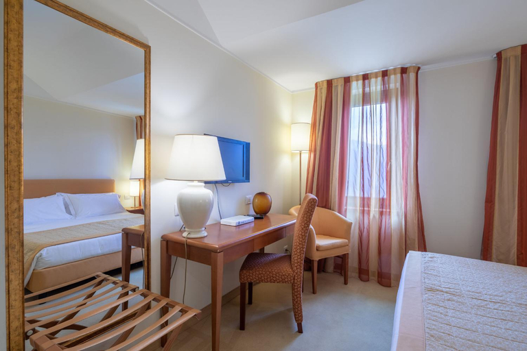 Bedroom 3, Park Hotel Olimpia, Pavia