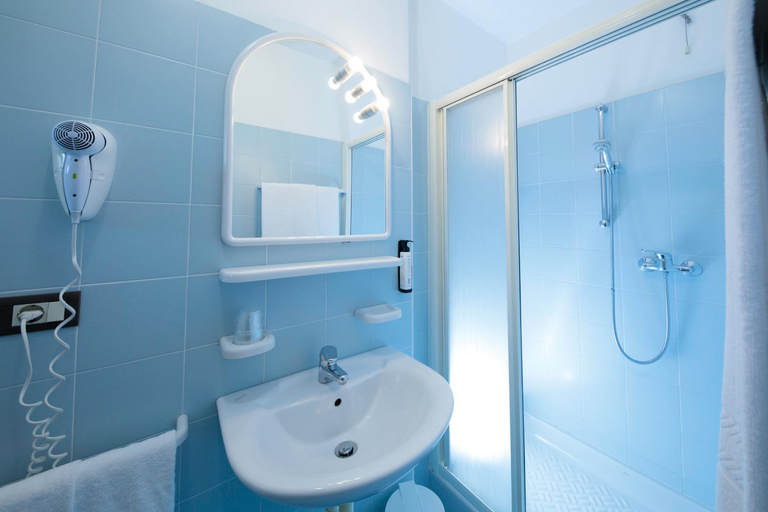Bathroom 4, Hotel Garni Losanna, Venezia