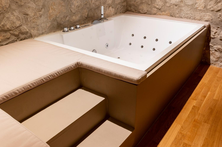 Bathroom 4, Five Suite, Palermo
