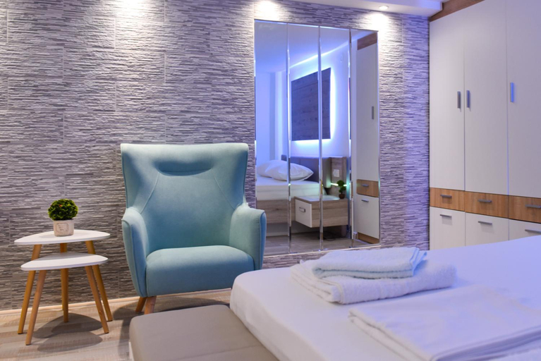 Others 4, La Perla Apartments, Peloponnese