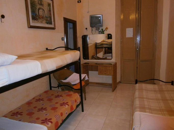 Bedroom 5, Walter Guest House, Rome