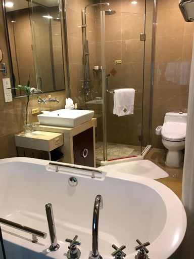 Bathroom 14