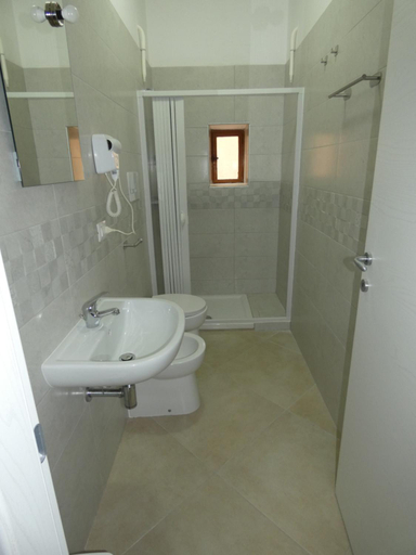 Shower 3, Fabiana's Rooms, Salerno
