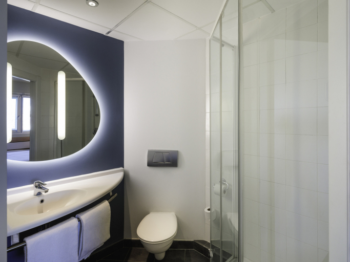 Bathroom 4, ibis budget Malaga Aeropuerto Avenida Velazquez, Málaga