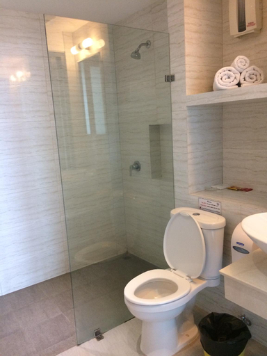 Bathroom 19