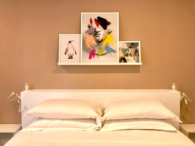 Others 4, Mimi Rooms&Studios, Trieste