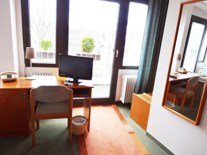 Others 2, Zentral Hotel Poststuben, Krefeld