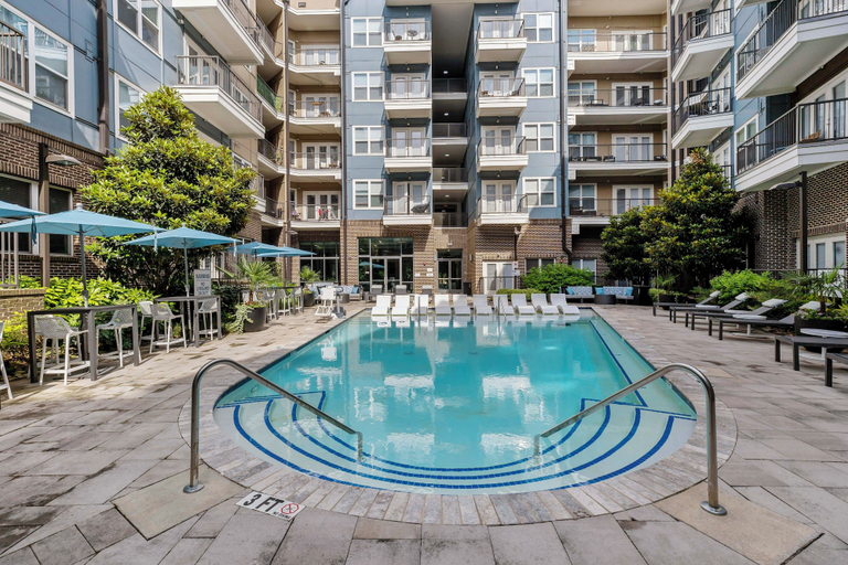 Sport & Beauty 2, ROVE LIVING/KB - Midtown205, Mecklenburg