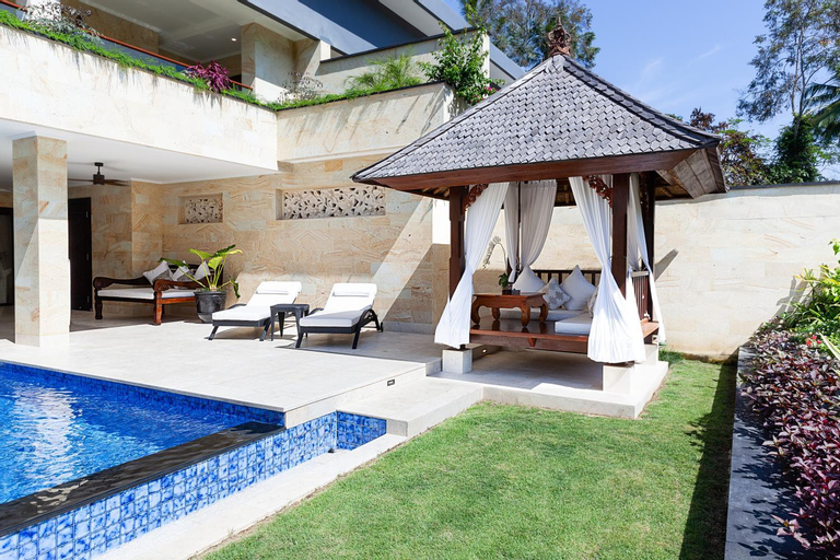 Swimming Pool 13