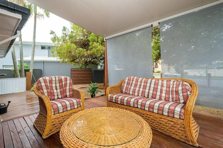 Others 5, 4 BDRM Pet Friendly Home 200m to Creek, Gold Coast