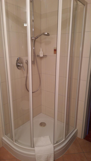 Bathroom 17