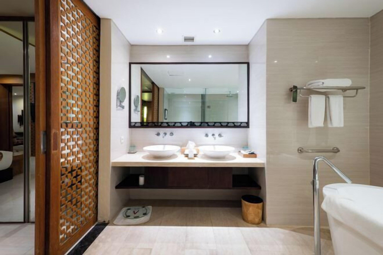 Bathroom 30