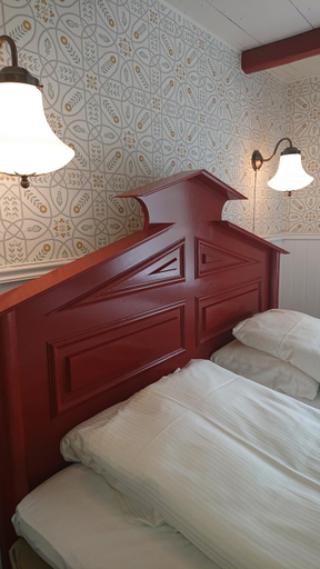Bedroom 2, Garvaregarden Hotel , B&B och Cafe, Askersund