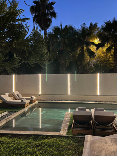 Others 2, Luxury Villa with Pool, BBQ & Garden in Vouliagmeni, Attica