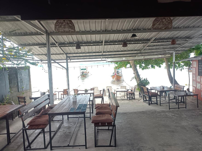 Food & Drinks 4, The Bay Koh Mook, Kantrang