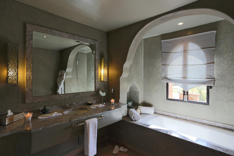 Bathroom 16