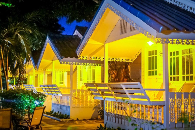 Exterior 16