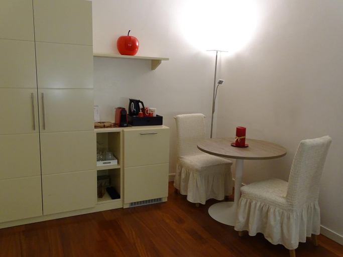 Others 2, Suite Alcova, Mantua