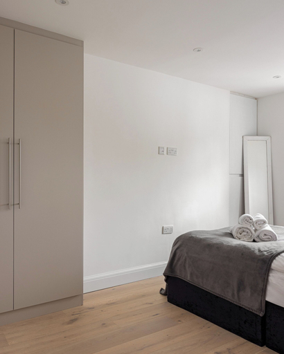 Bedroom 2, Picktheplace Kensington Lux Apartments III, London
