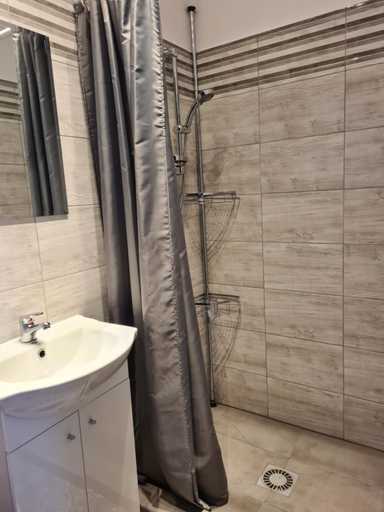 Others 2, Hotelik pod roza, Olsztyn