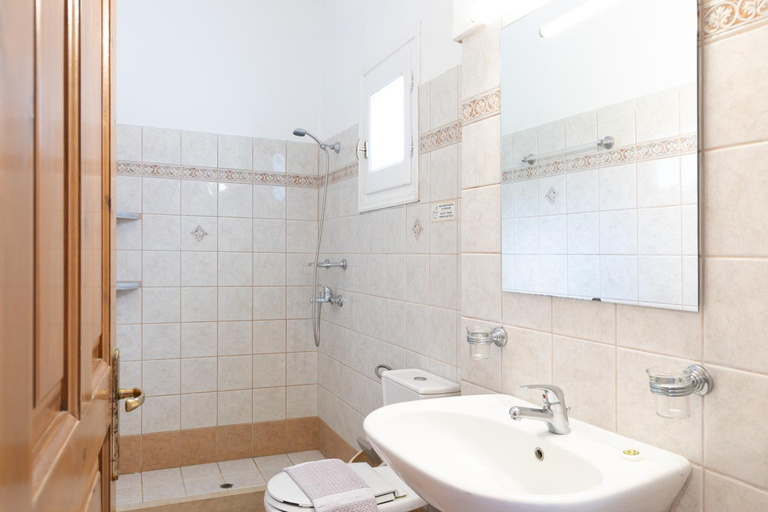 Bathroom 3, Porto Kassiopi Apartments, Ionian Islands