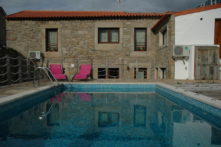 Others 5, Casa de l Telar, Miranda do Douro