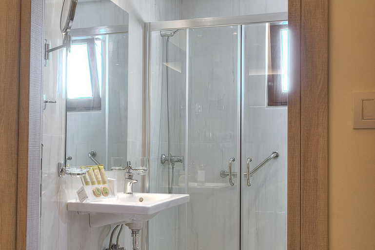 Bathroom 4, Porto Demo Hotel, Ionian Islands