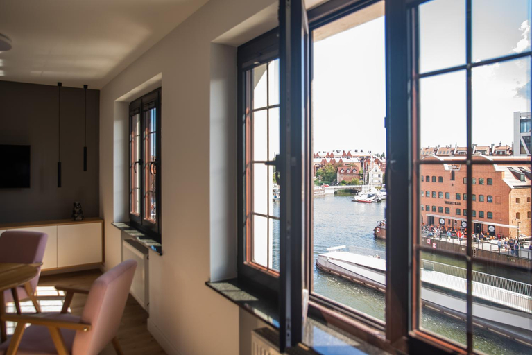 Food & Drinks, BY THE RIVER apartments, Gdańsk City