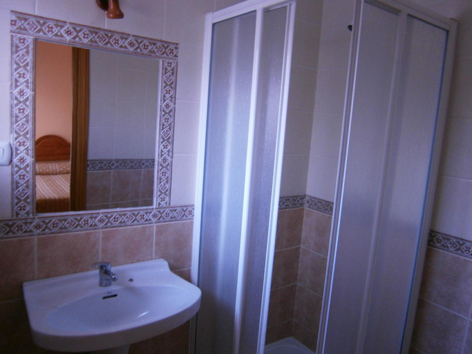 Bathroom, Hostal rural El Caminero, Granada