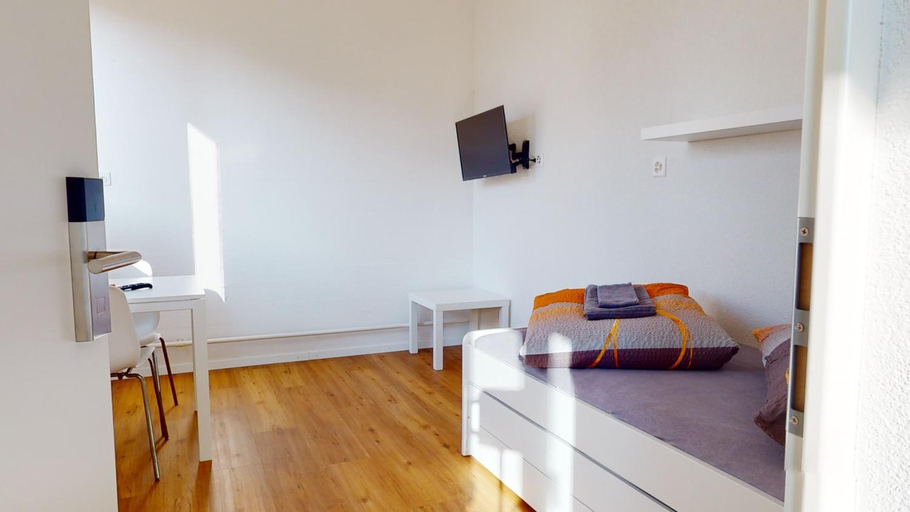 Bedroom 15