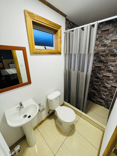 Bathroom, Cipreses, Última Esperanza