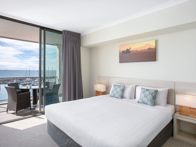 Bedroom 3, Mantra Geraldton, Geraldton