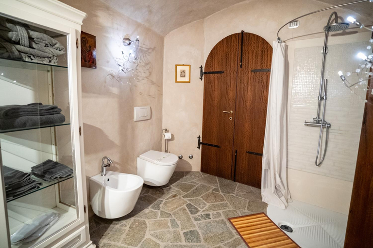 Bathroom 5, Villa Ghiringhelli, Varese