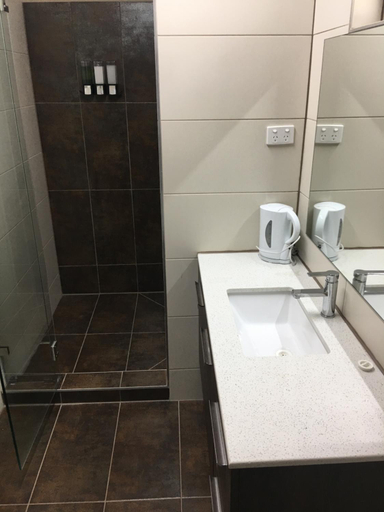 Bathroom 3, Macedon Black Forest Motel, Macedon Ranges Bal