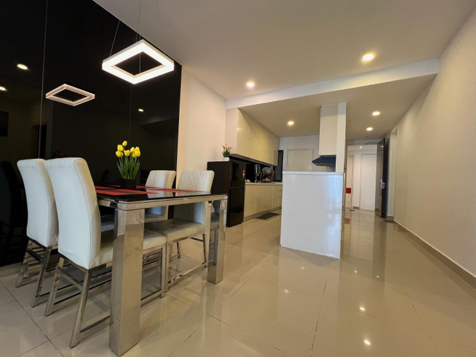 Dining Room 16
