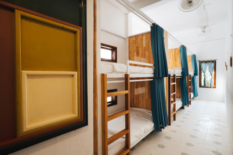 Bedroom 2, a-maze house, Huế