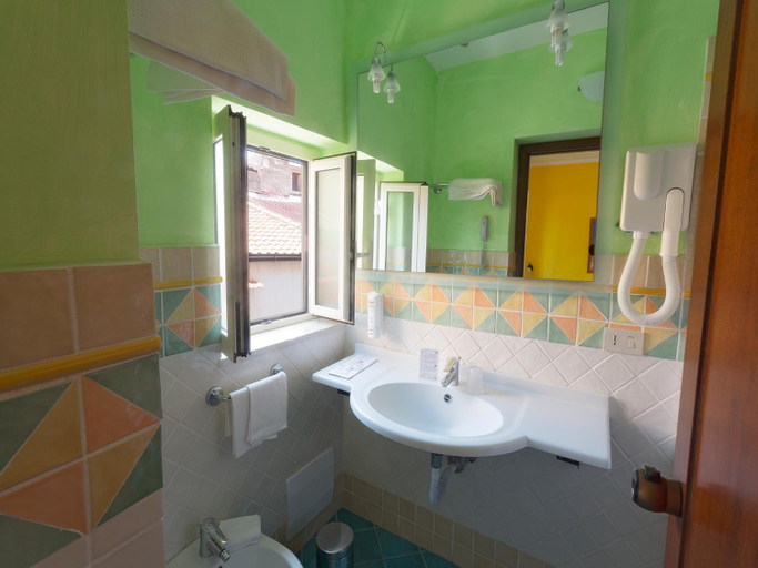 Bathroom 4, Hotel Clelia, Palermo