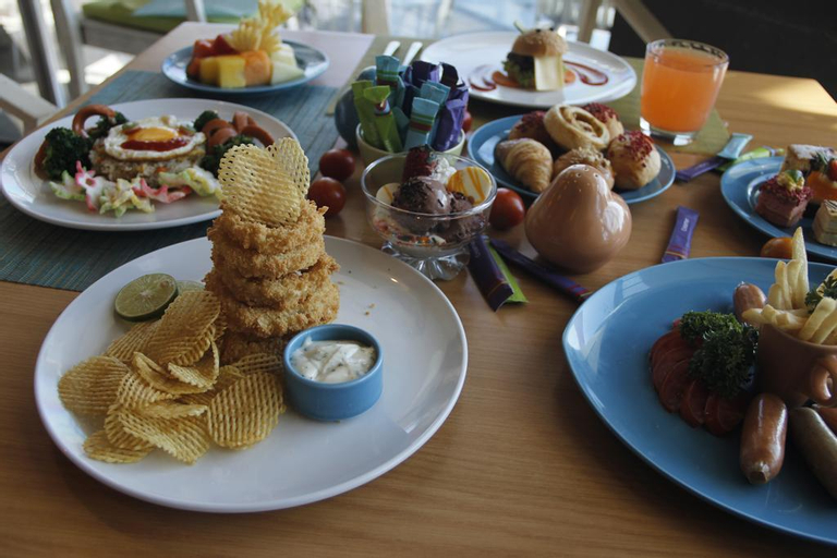 Food & Drinks 17